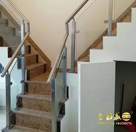 鏡光魚(yú)嘴夾樓梯扶手