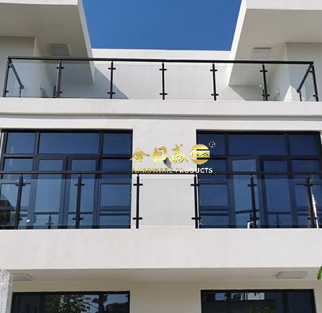 啞光魚(yú)嘴夾玻璃立柱